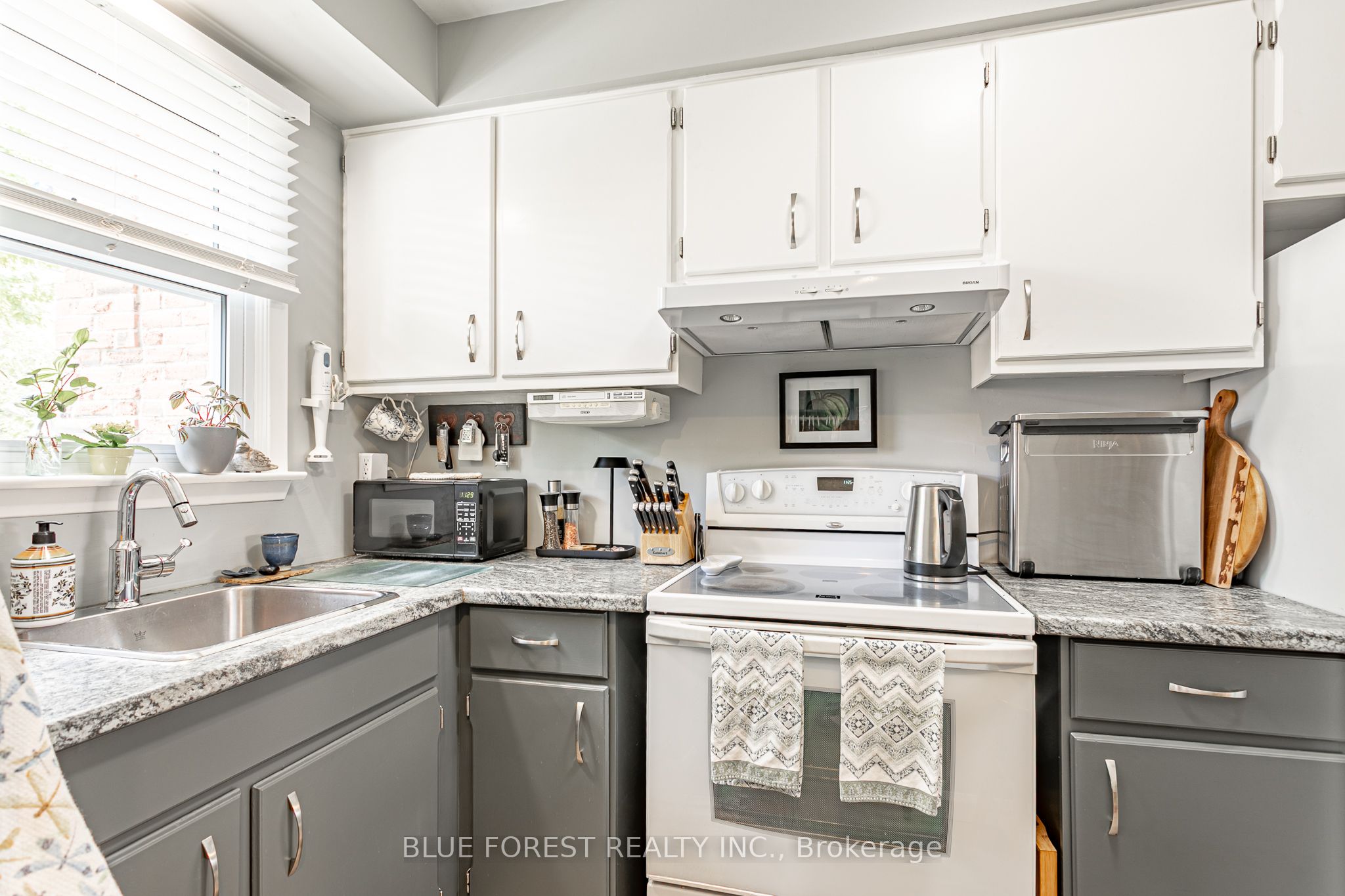1385 Commissioners Road W 50
