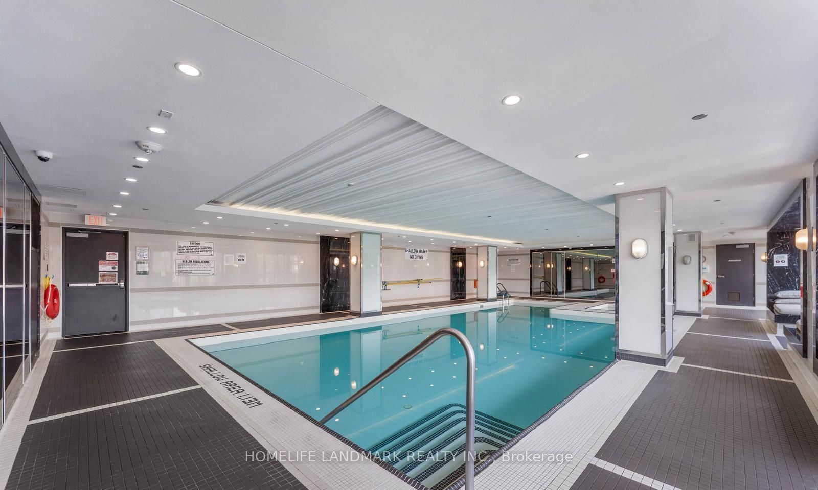 9471 Yonge Street 745