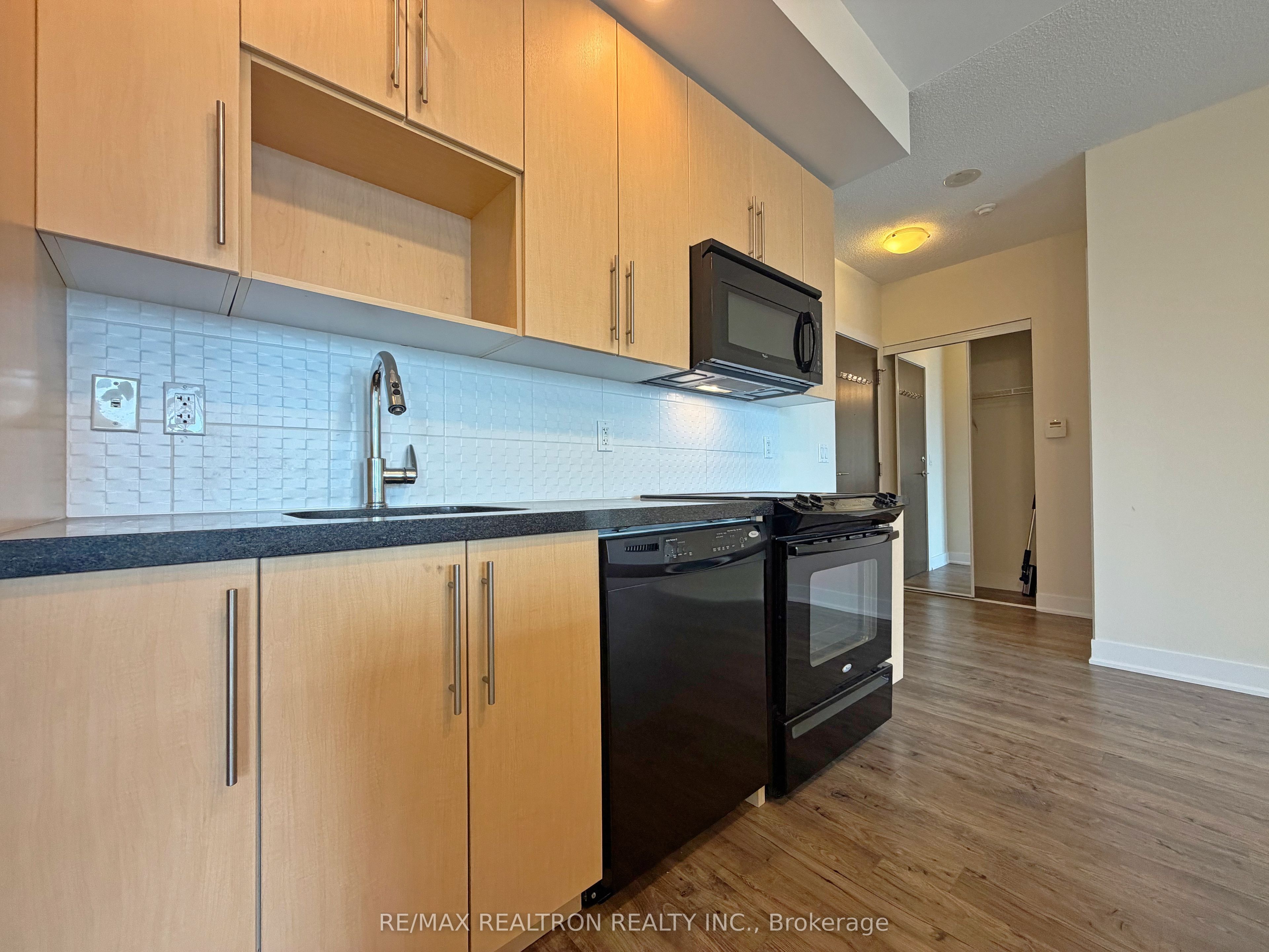 28 Linden Street S 605