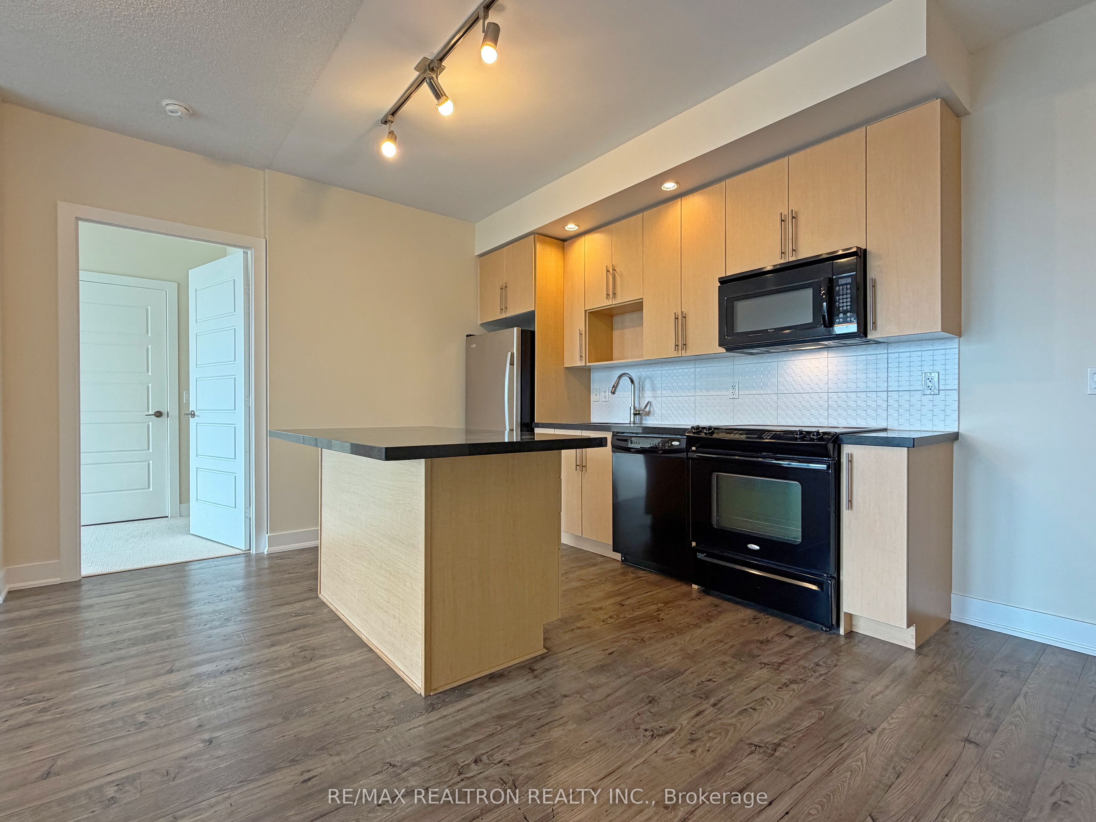 28 Linden Street S 605