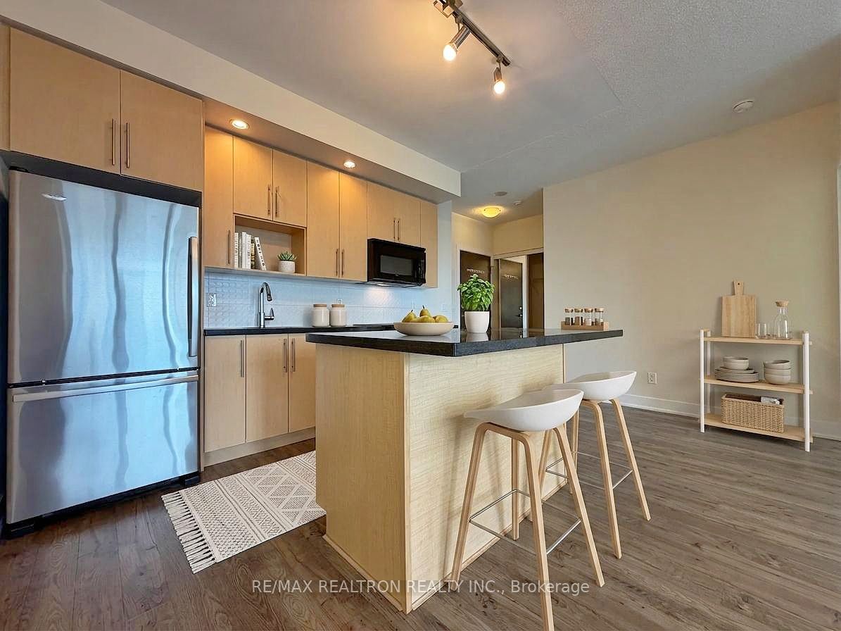 28 Linden Street S 605