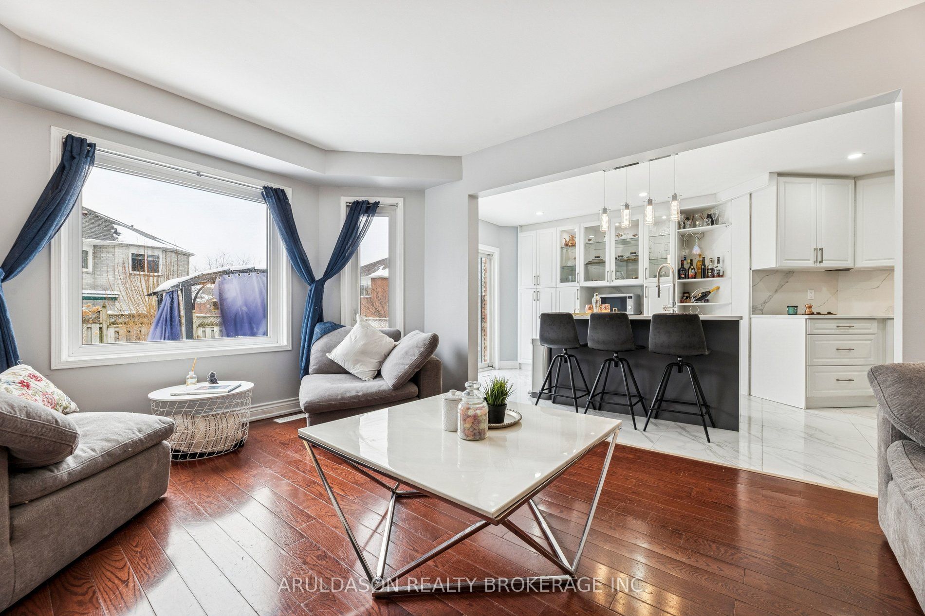 3 Booth Crescent