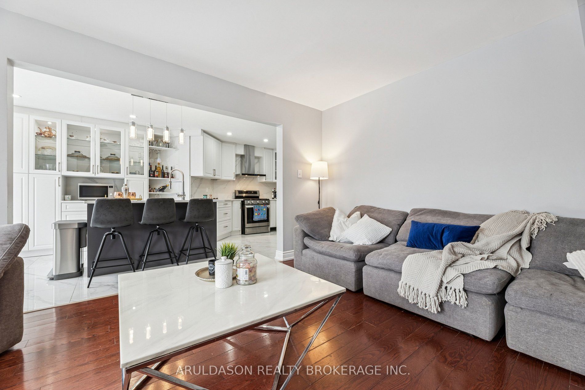 3 Booth Crescent