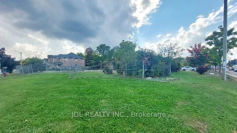 1061 Elgin Mills Road E