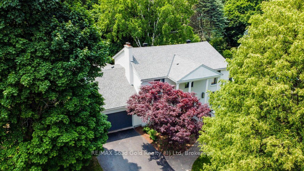 17 Post Horn Place