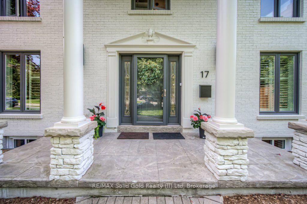 17 Post Horn Place
