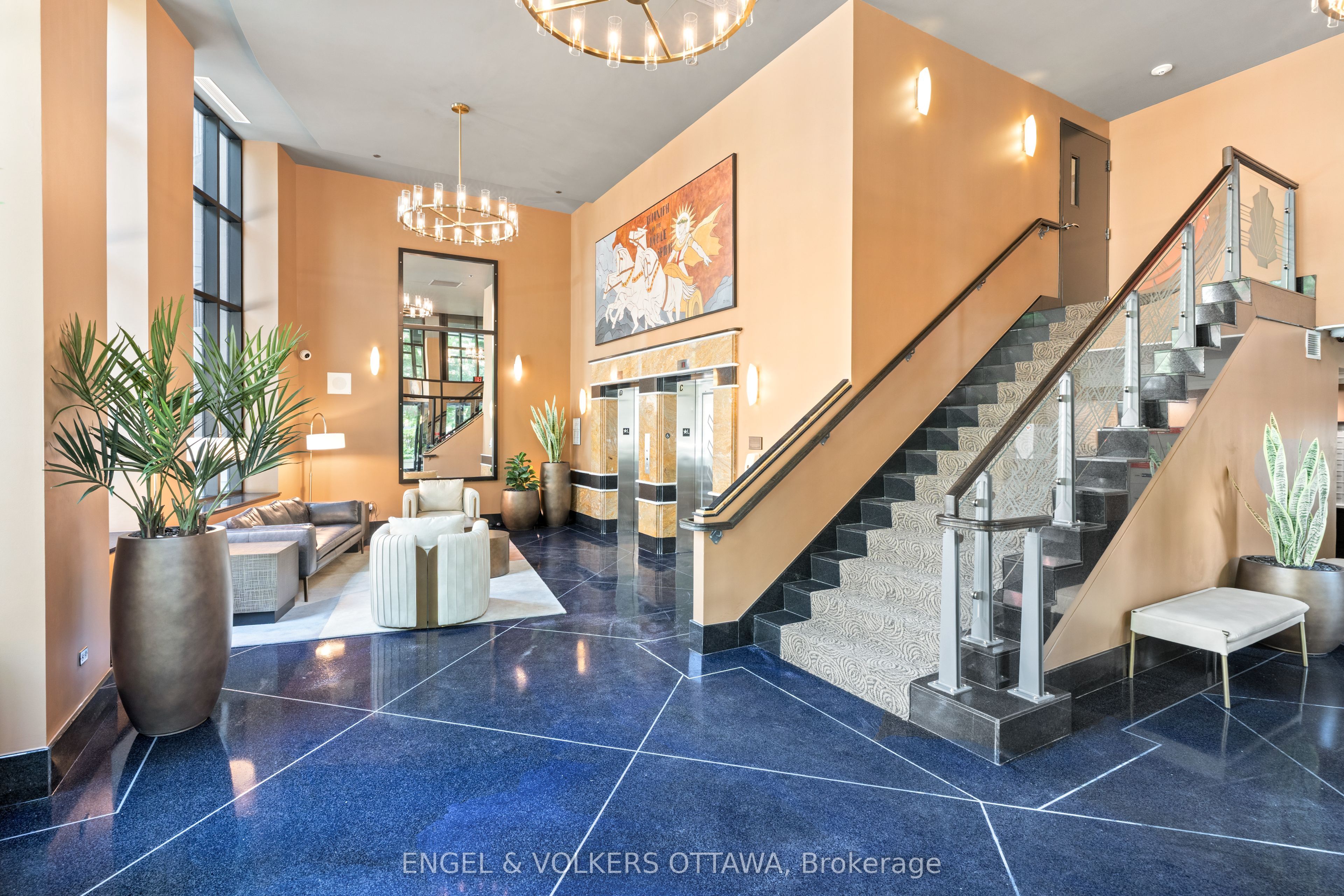 235 Kent Street 711