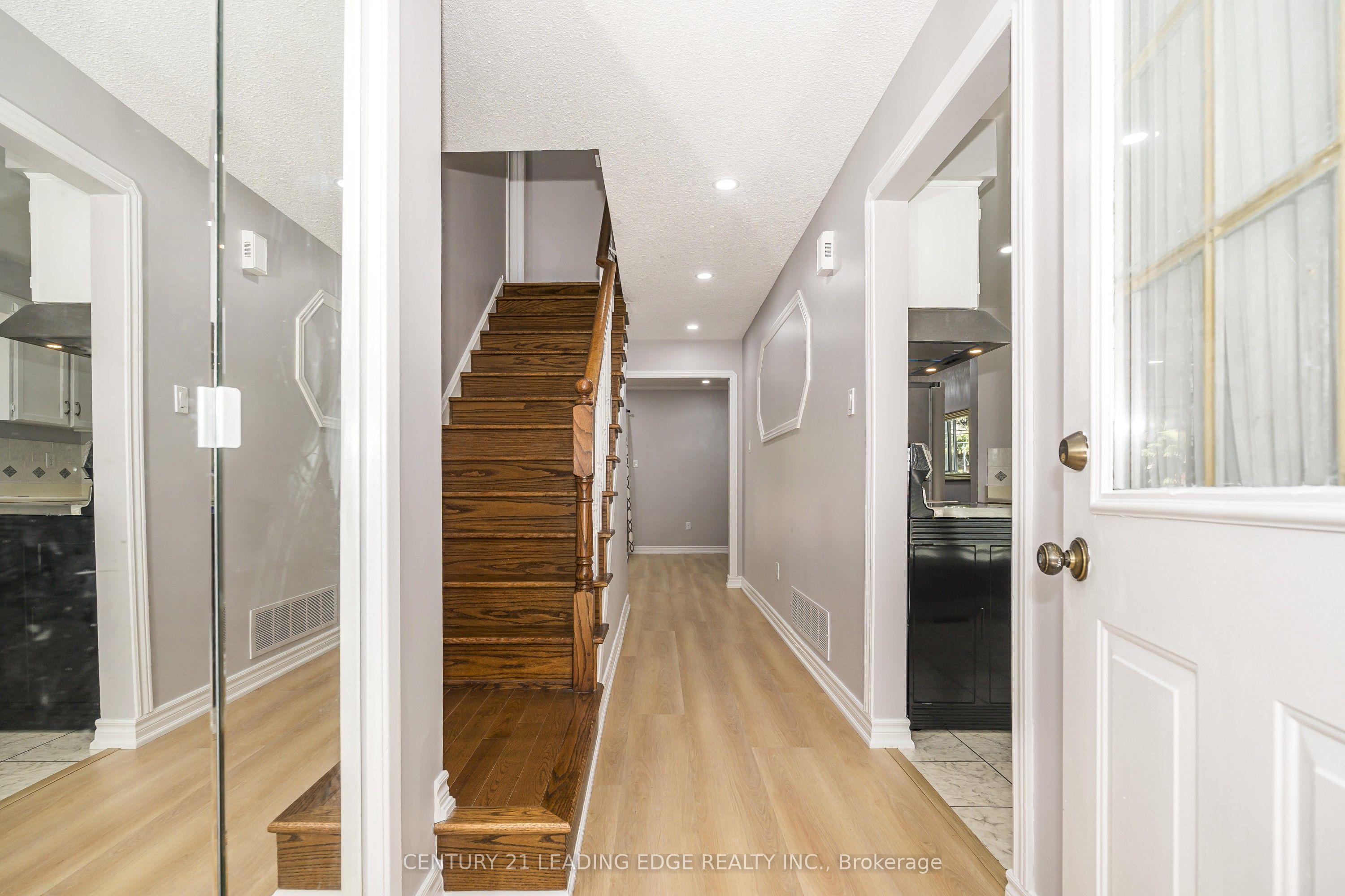 42 Hewitt Crescent