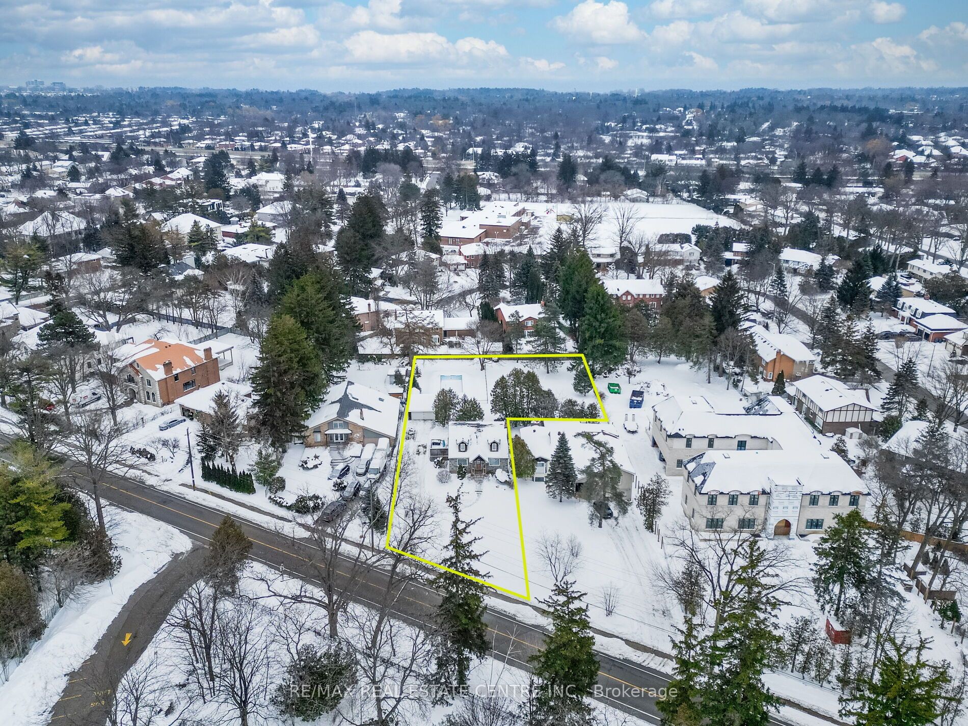 2212 Mississauga Road