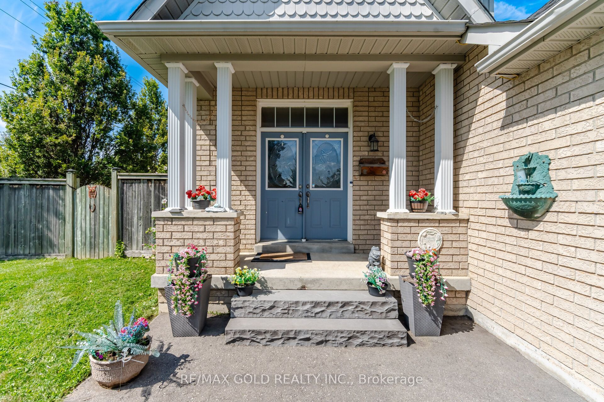 2 Sprucewood Crescent