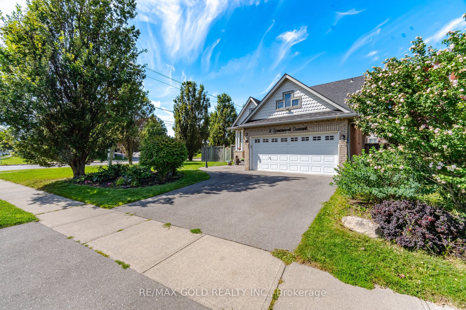 2 Sprucewood Crescent