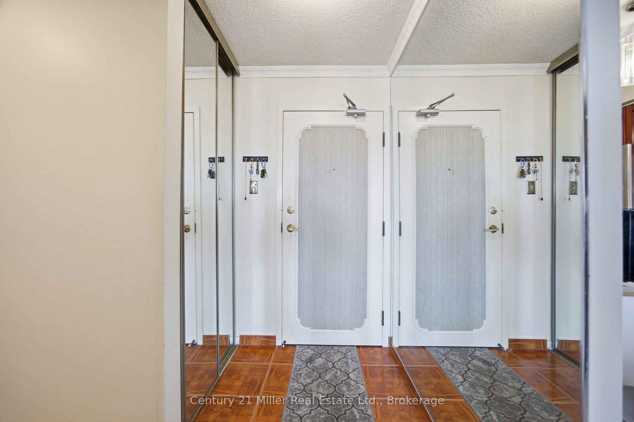 3845 Lake Shore Boulevard W 411