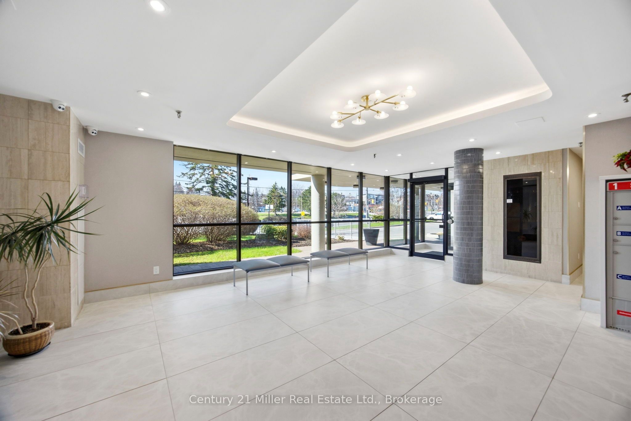 3845 Lake Shore Boulevard W 411