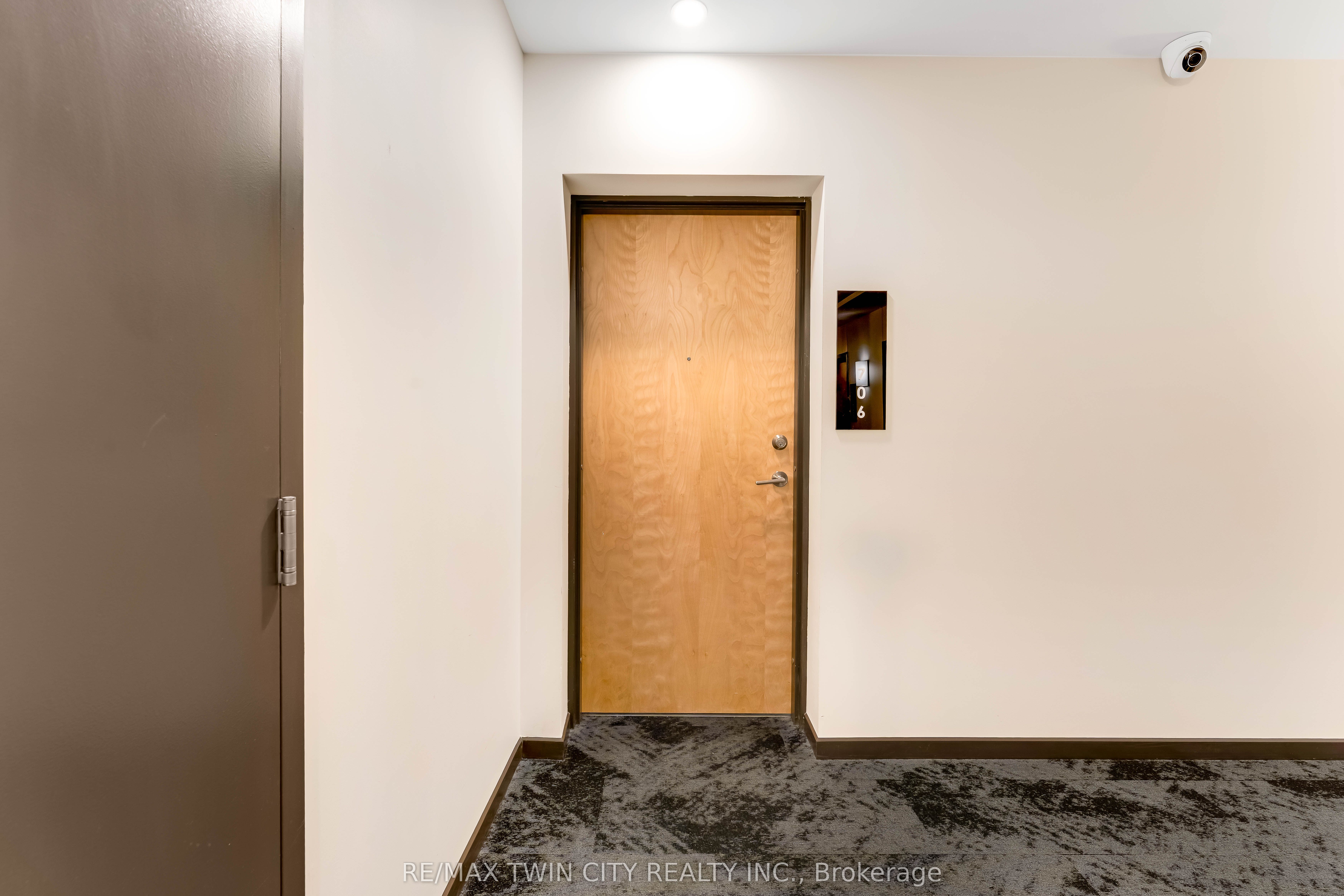 104 Garment Street 706