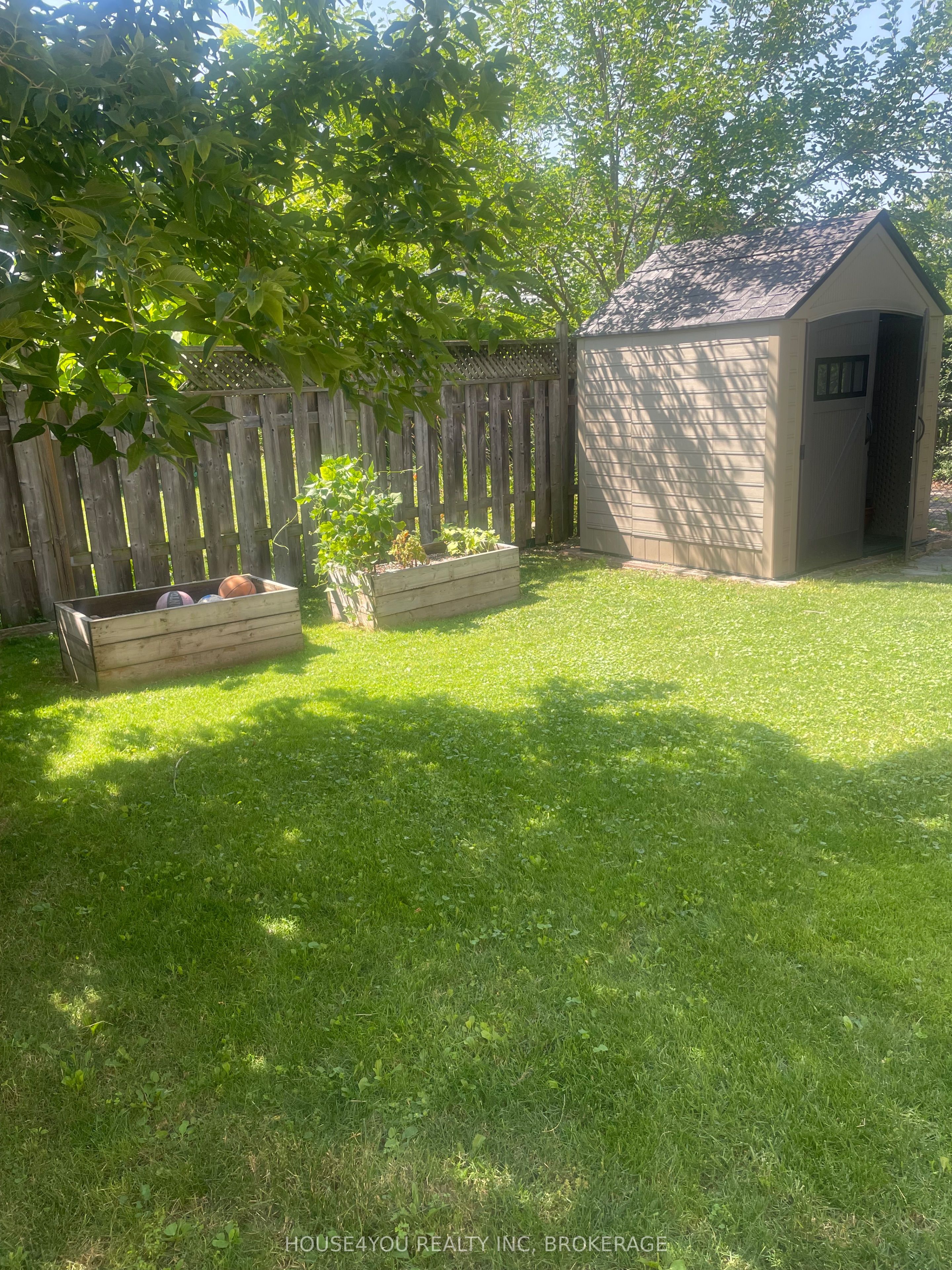 251 St Augustine Drive NE