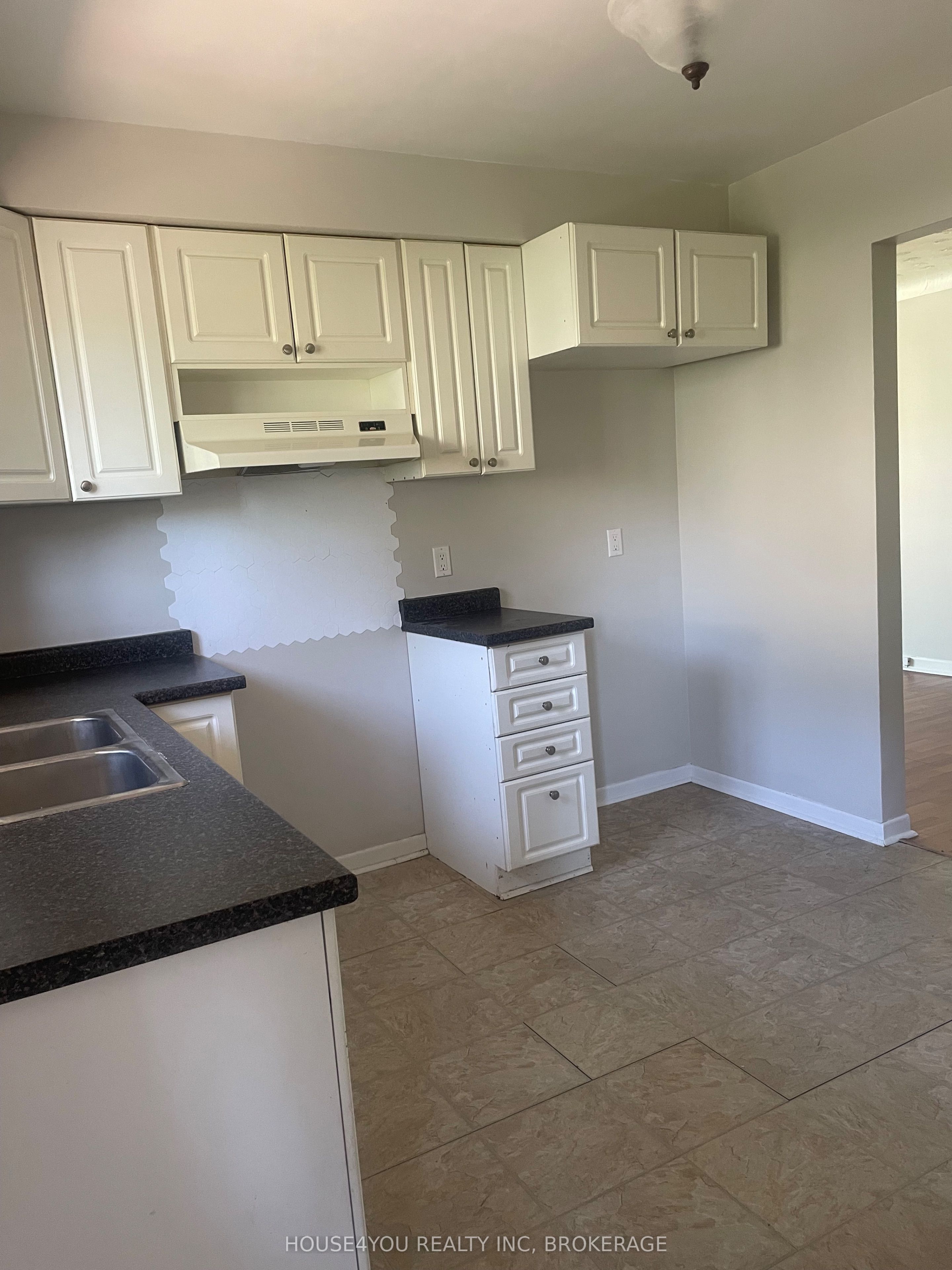 251 St Augustine Drive NE