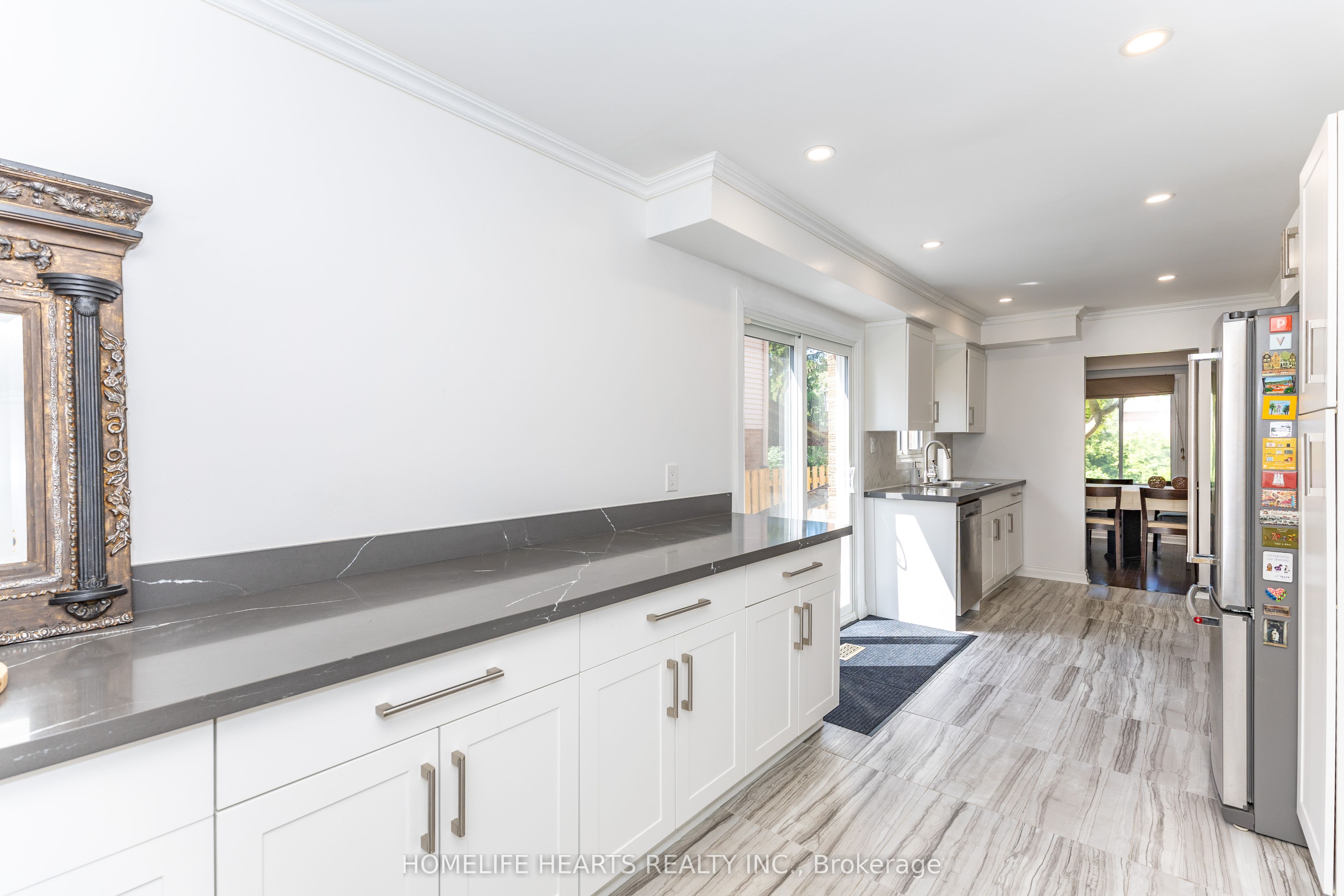 1118 Cedarcroft Crescent