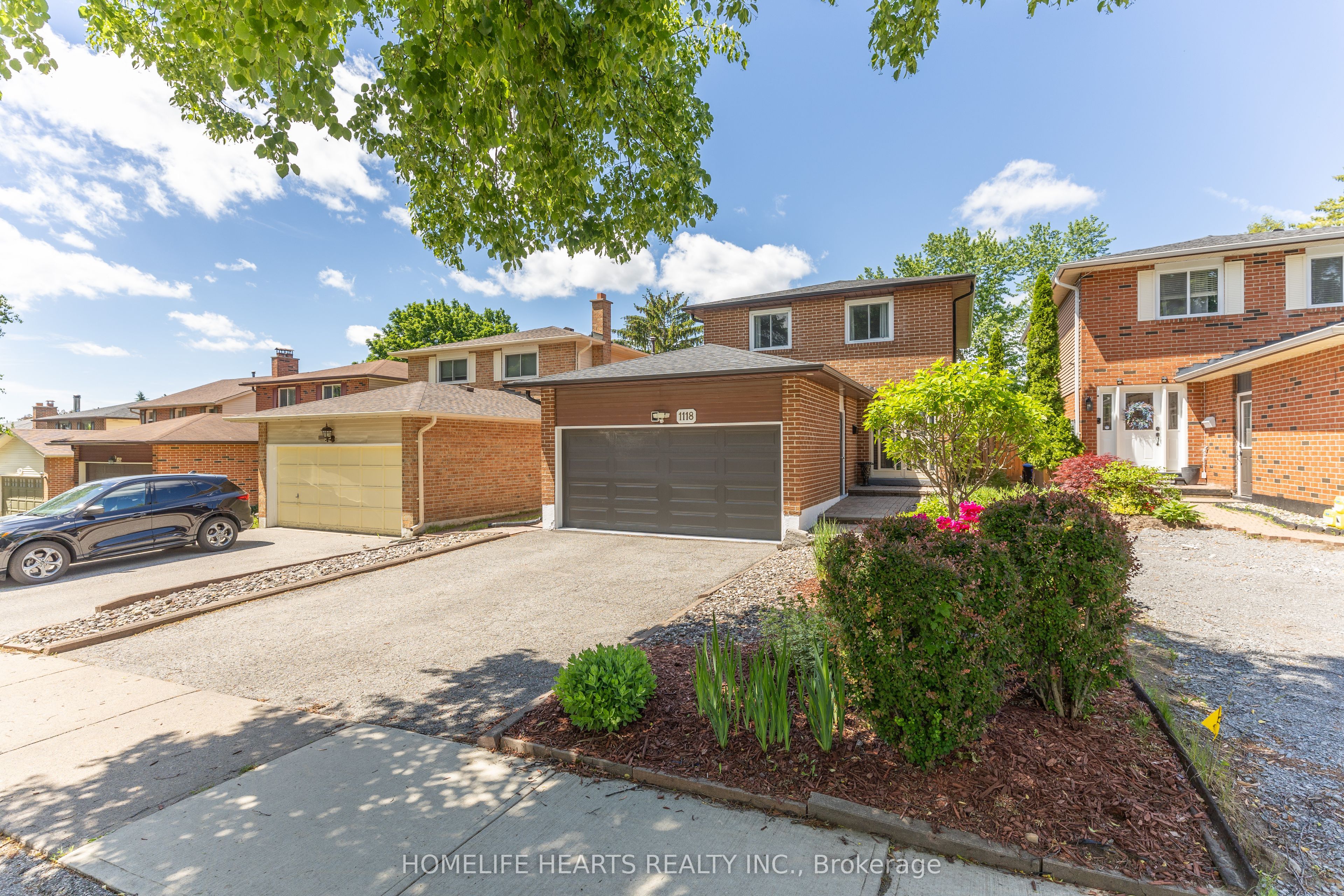1118 Cedarcroft Crescent