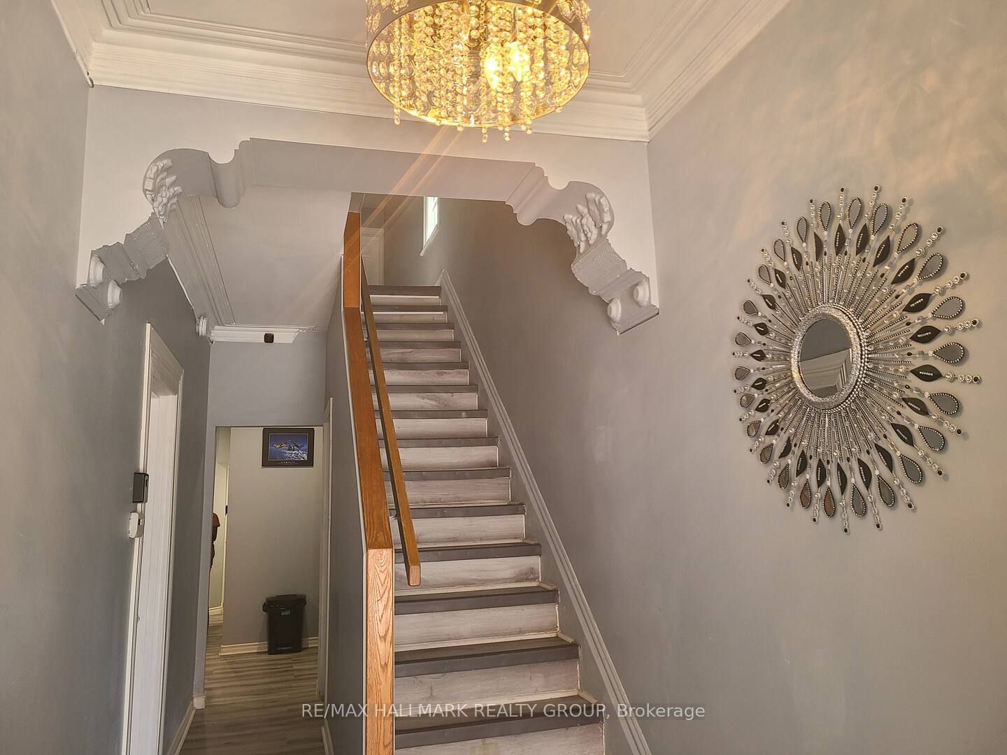 474 SOMERSET Street W