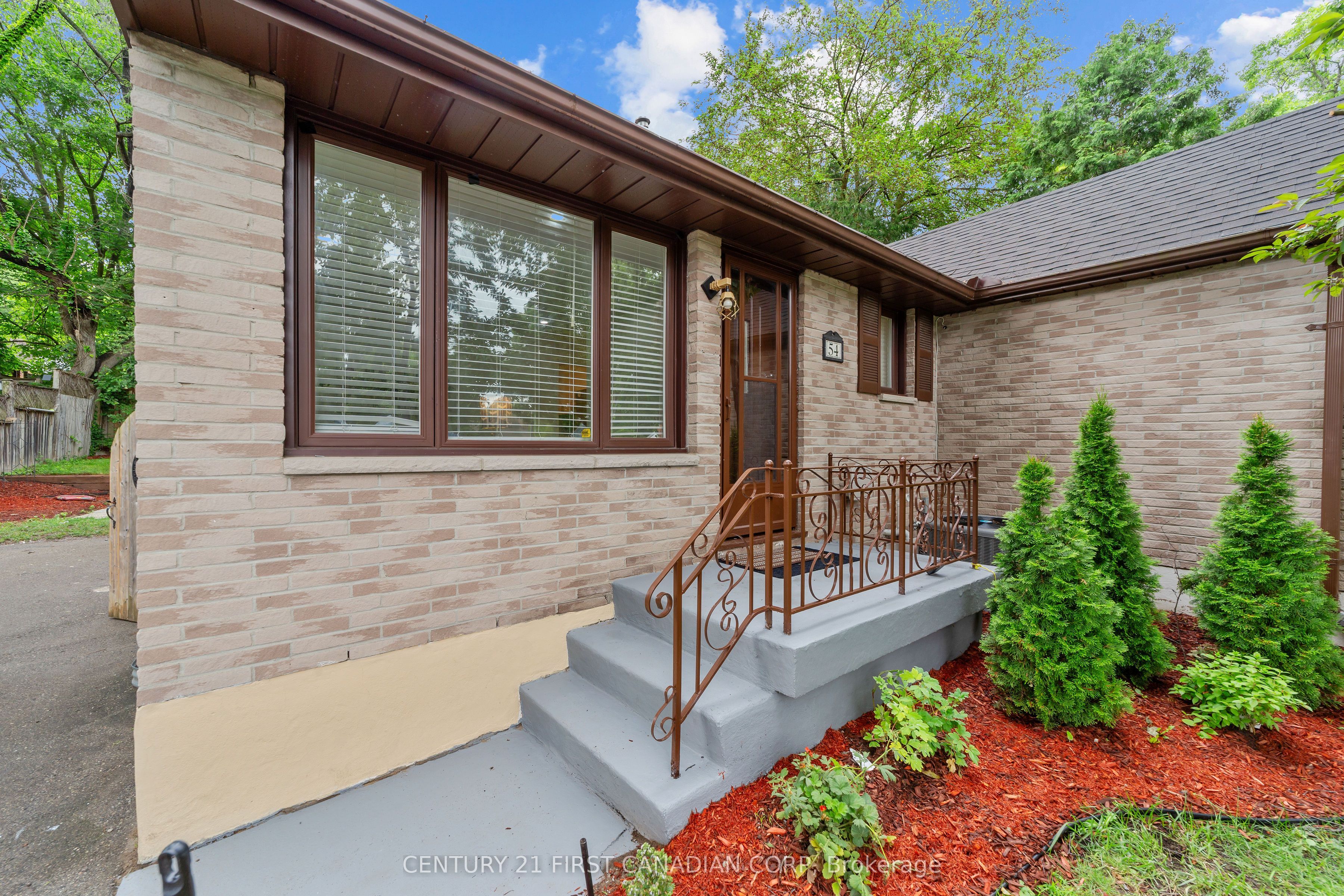 54 Manitoulin Drive