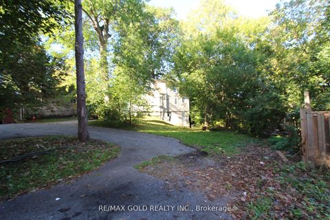 961 Lakeshore Road W Mississauga ON L5H 1H8