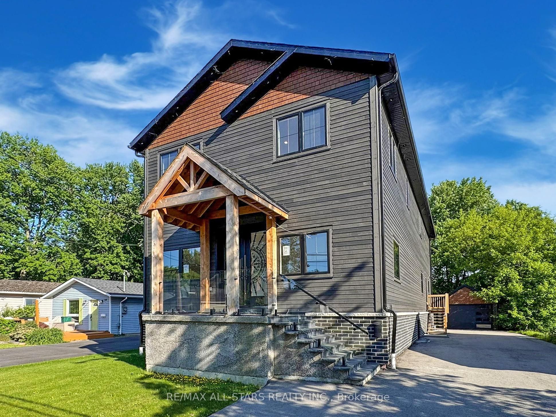 215 Bayview Avenue