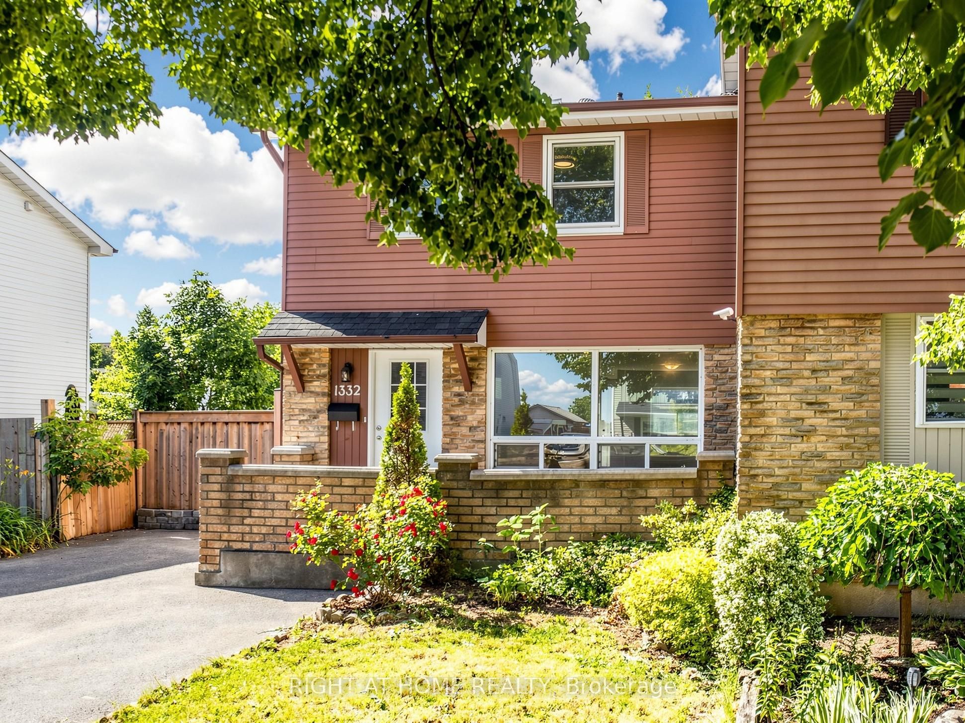 1332 Fenelon Crescent