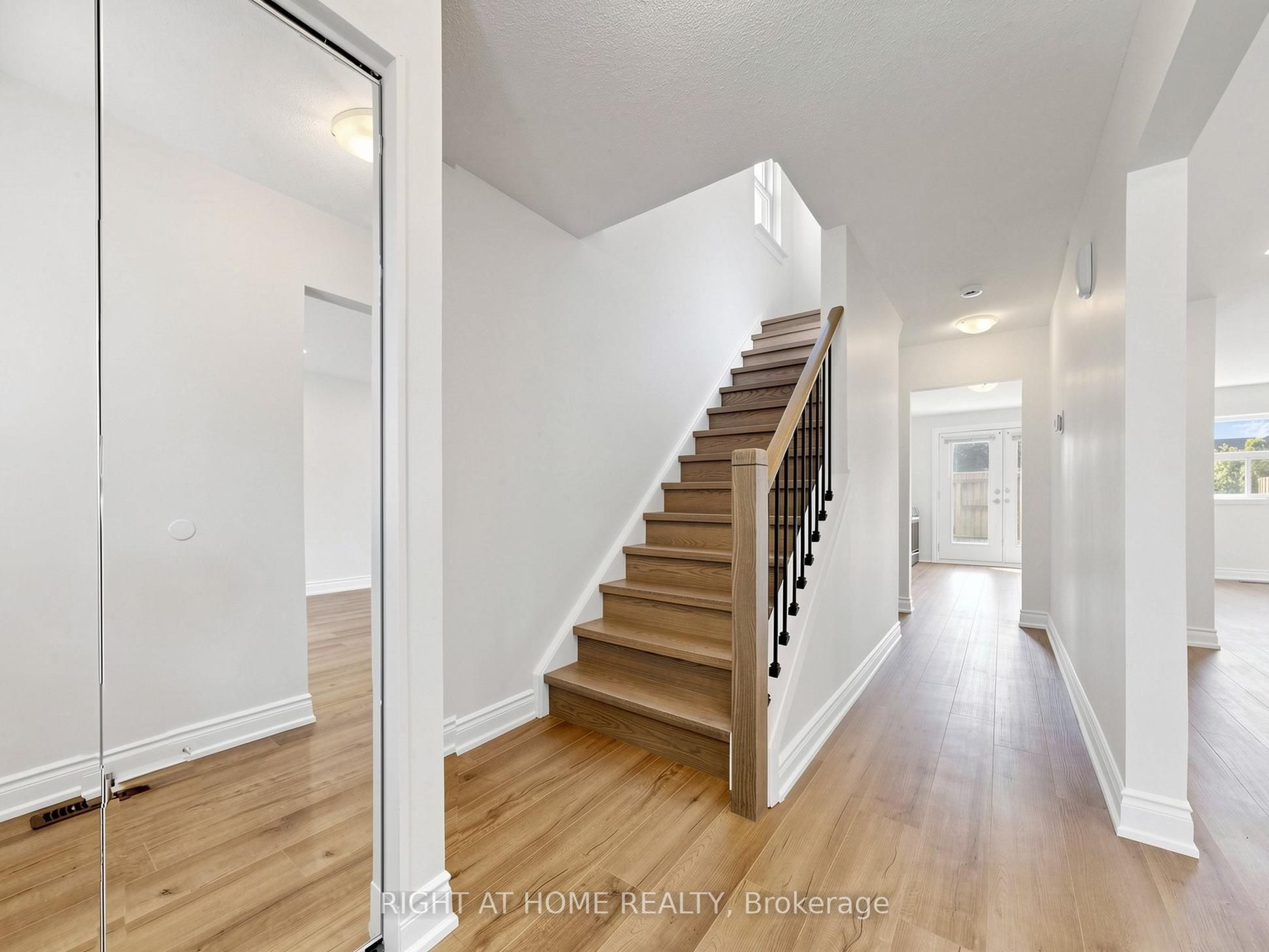 1332 Fenelon Crescent