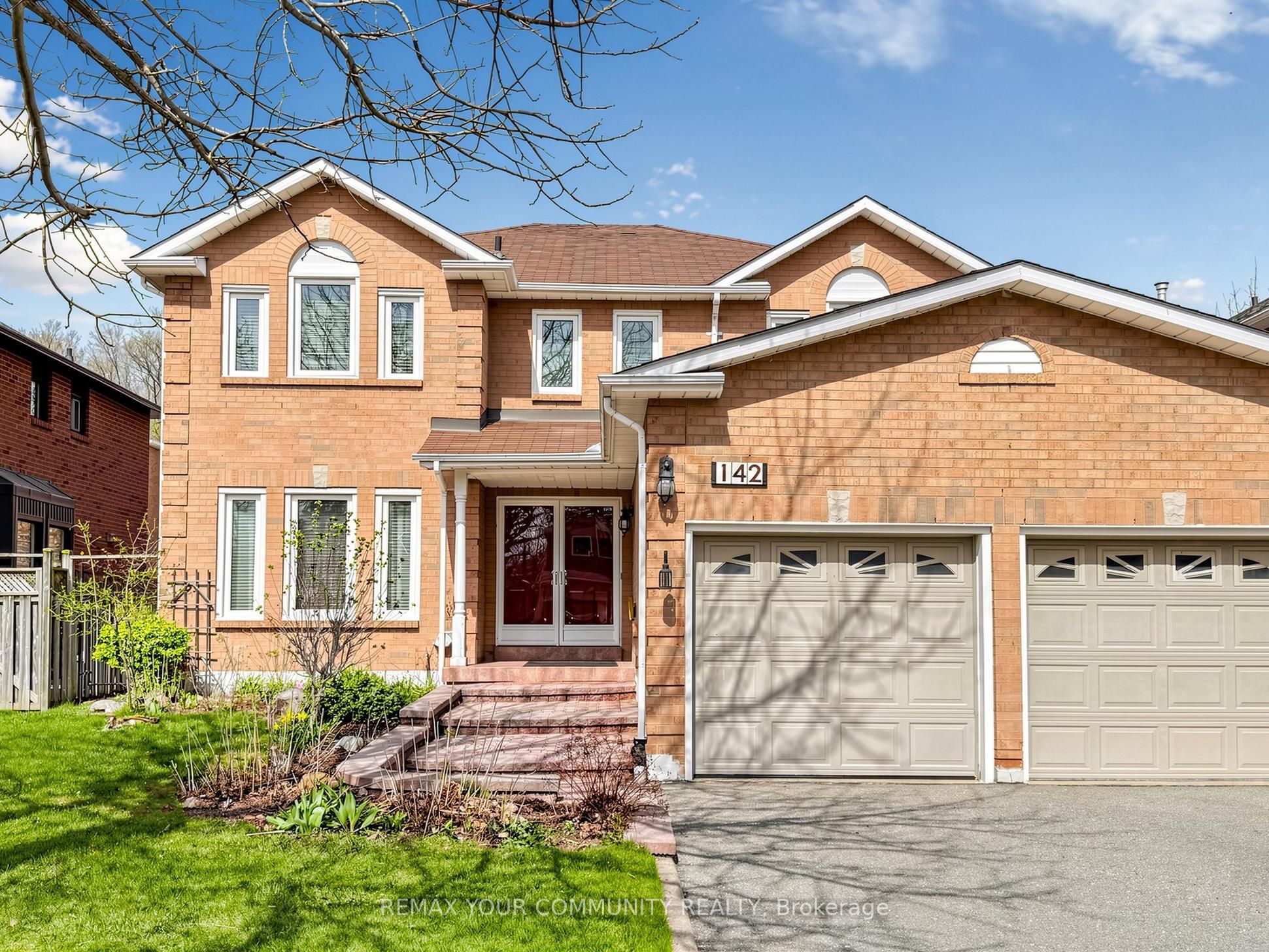 142 Waterside Crescent