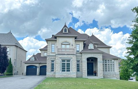 123 Carisbrooke Circle Aurora ON L4G 0K4