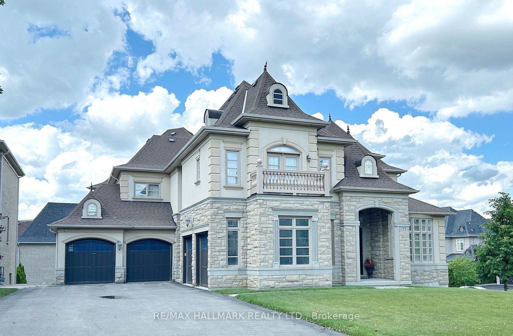 123 Carisbrooke Circle