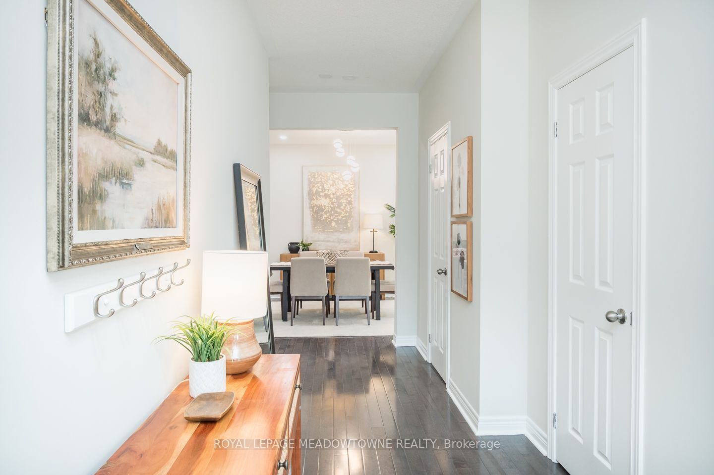 1079 Job Crescent