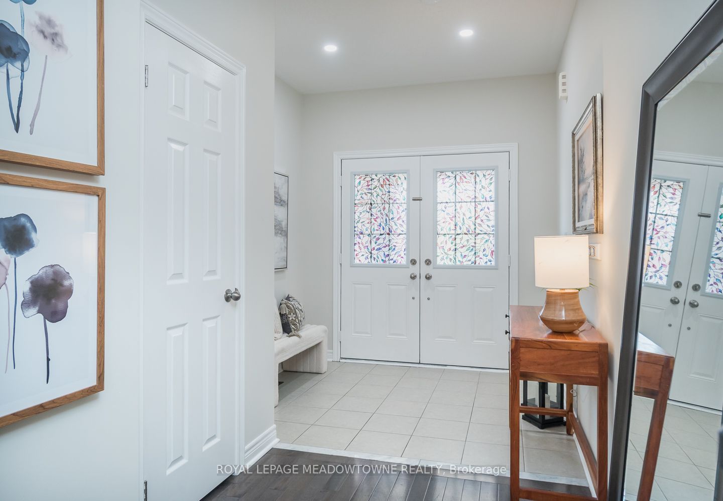 1079 Job Crescent