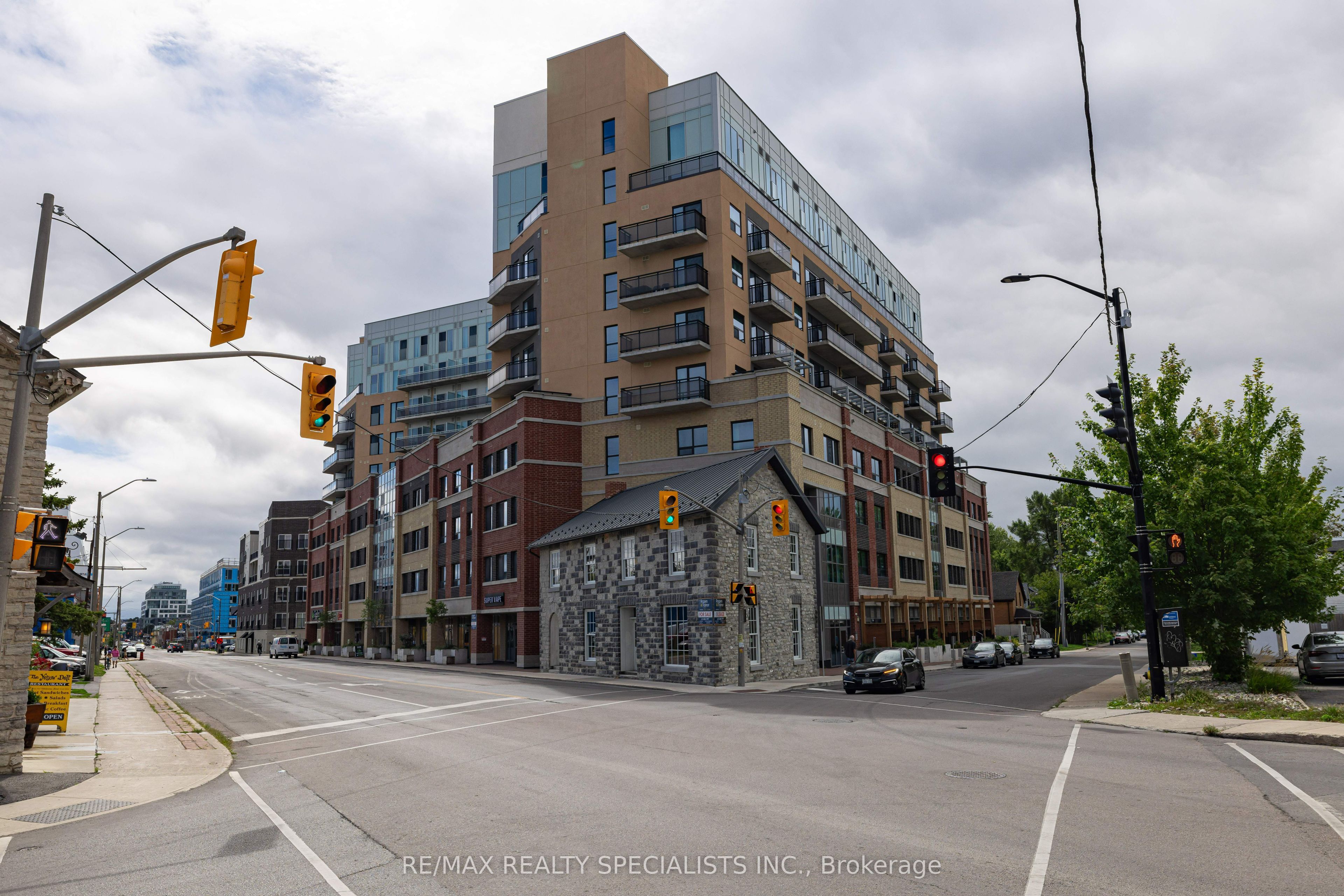 652 Princess Street 522