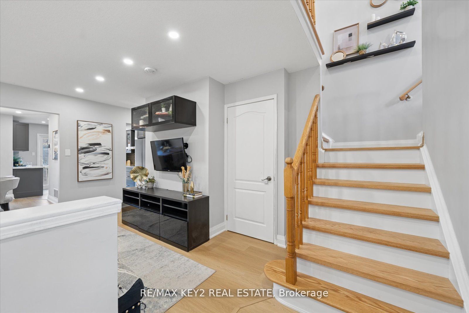 1652 Autumn Crescent