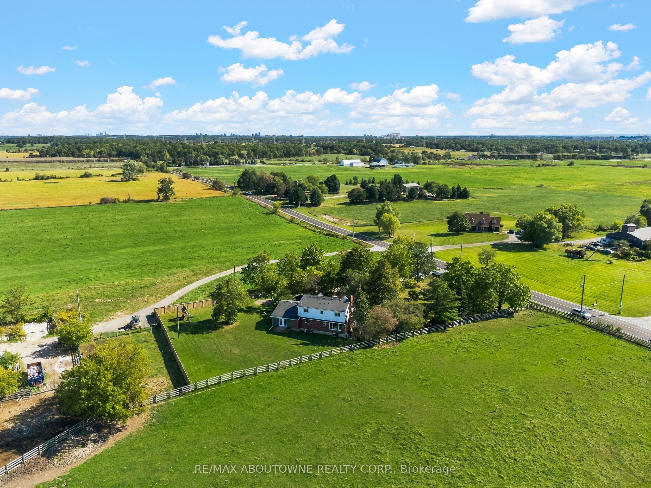 5367 2 Side Road
