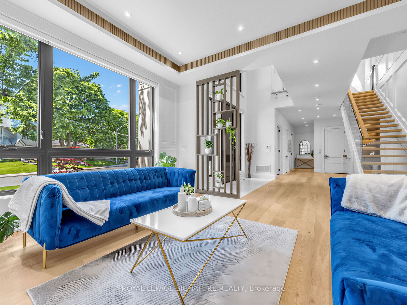 73 Starlight Crescent