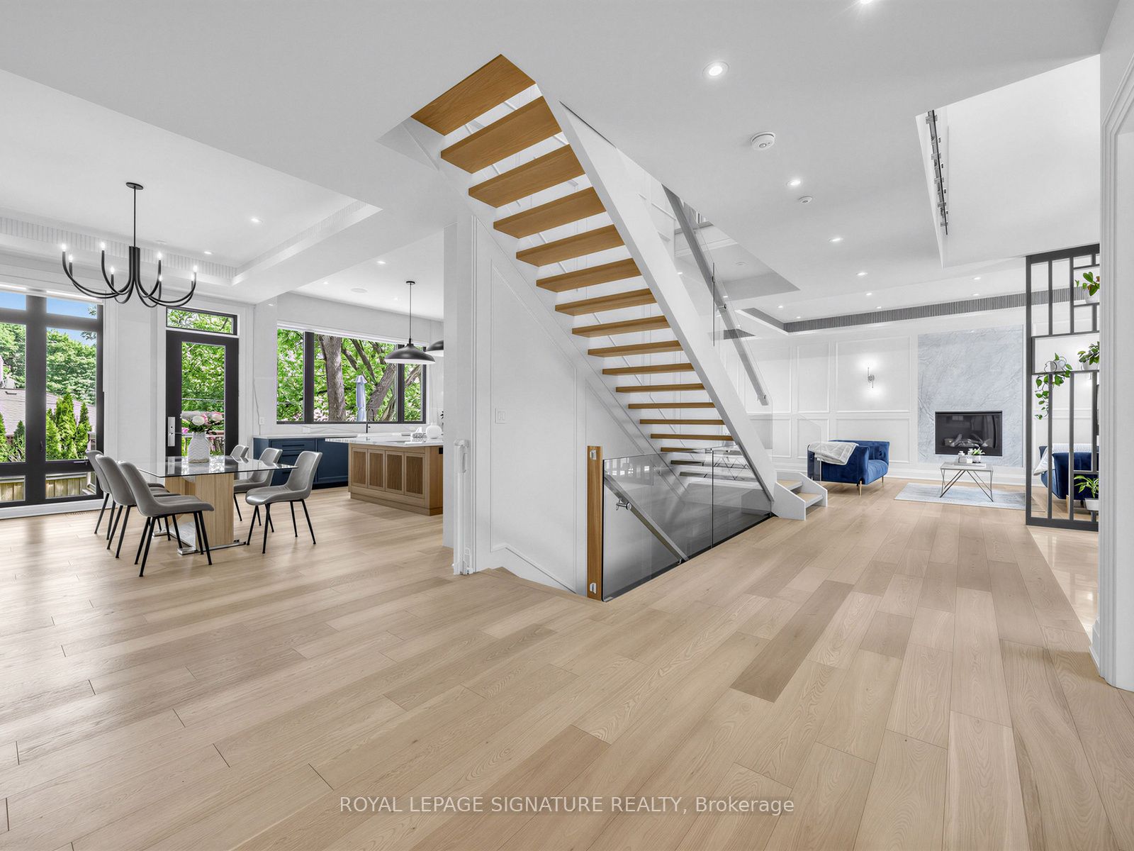 73 Starlight Crescent
