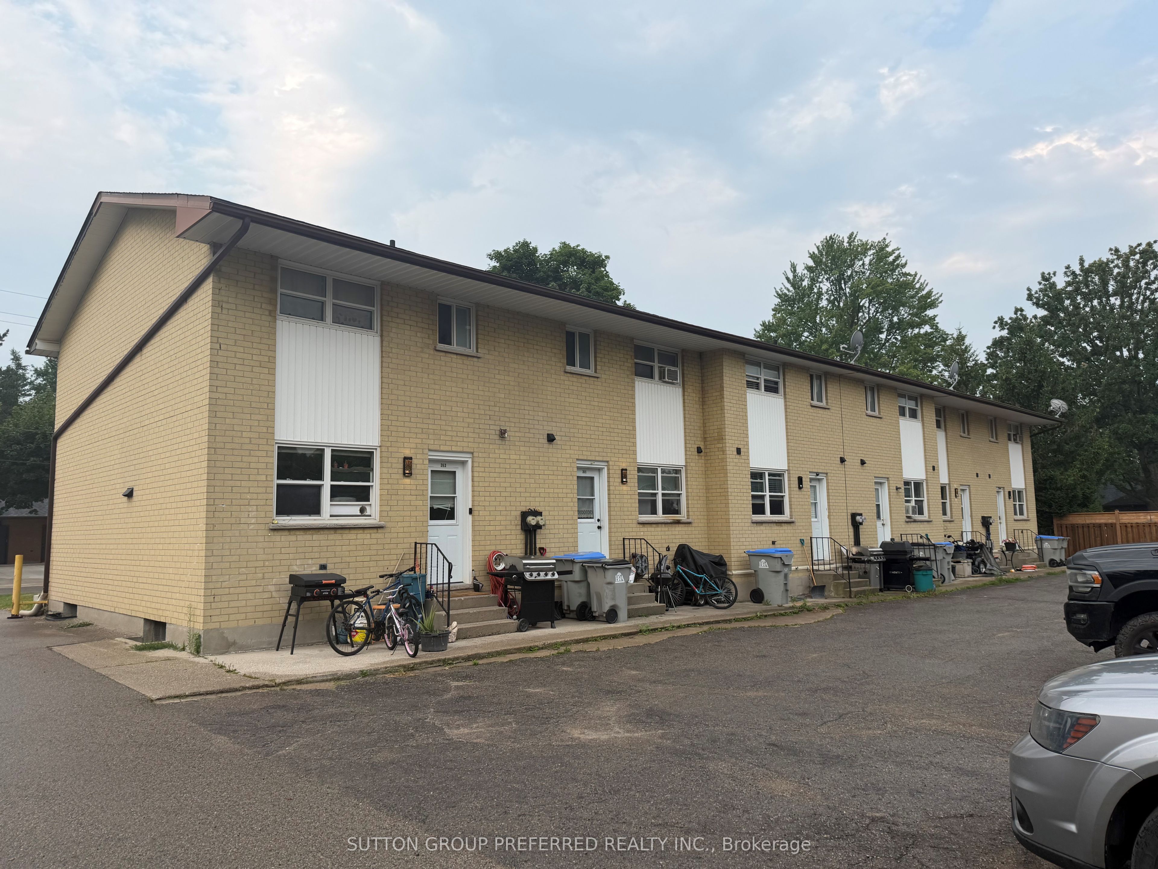363 Saulsbury Street