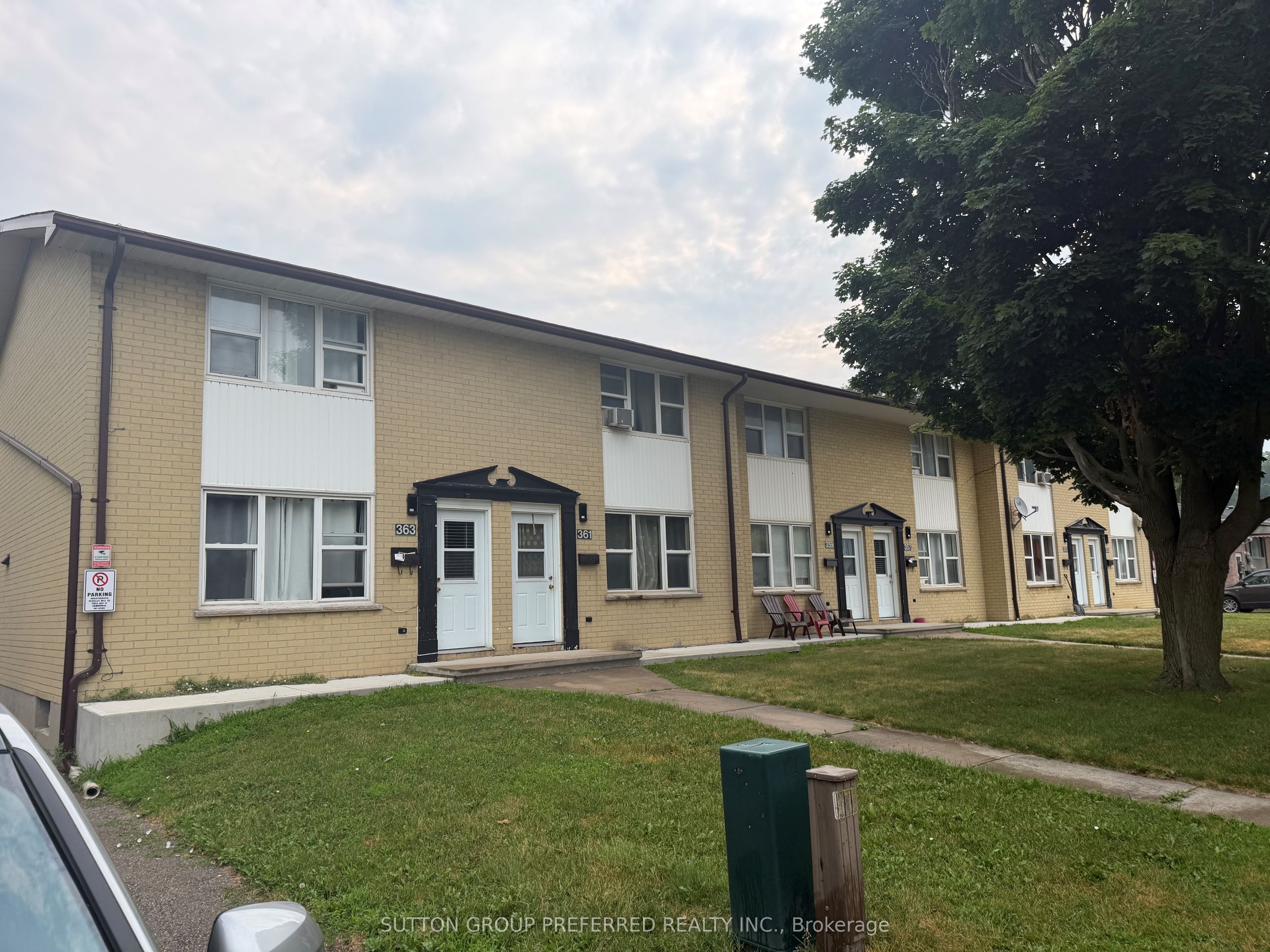 363 Saulsbury Street