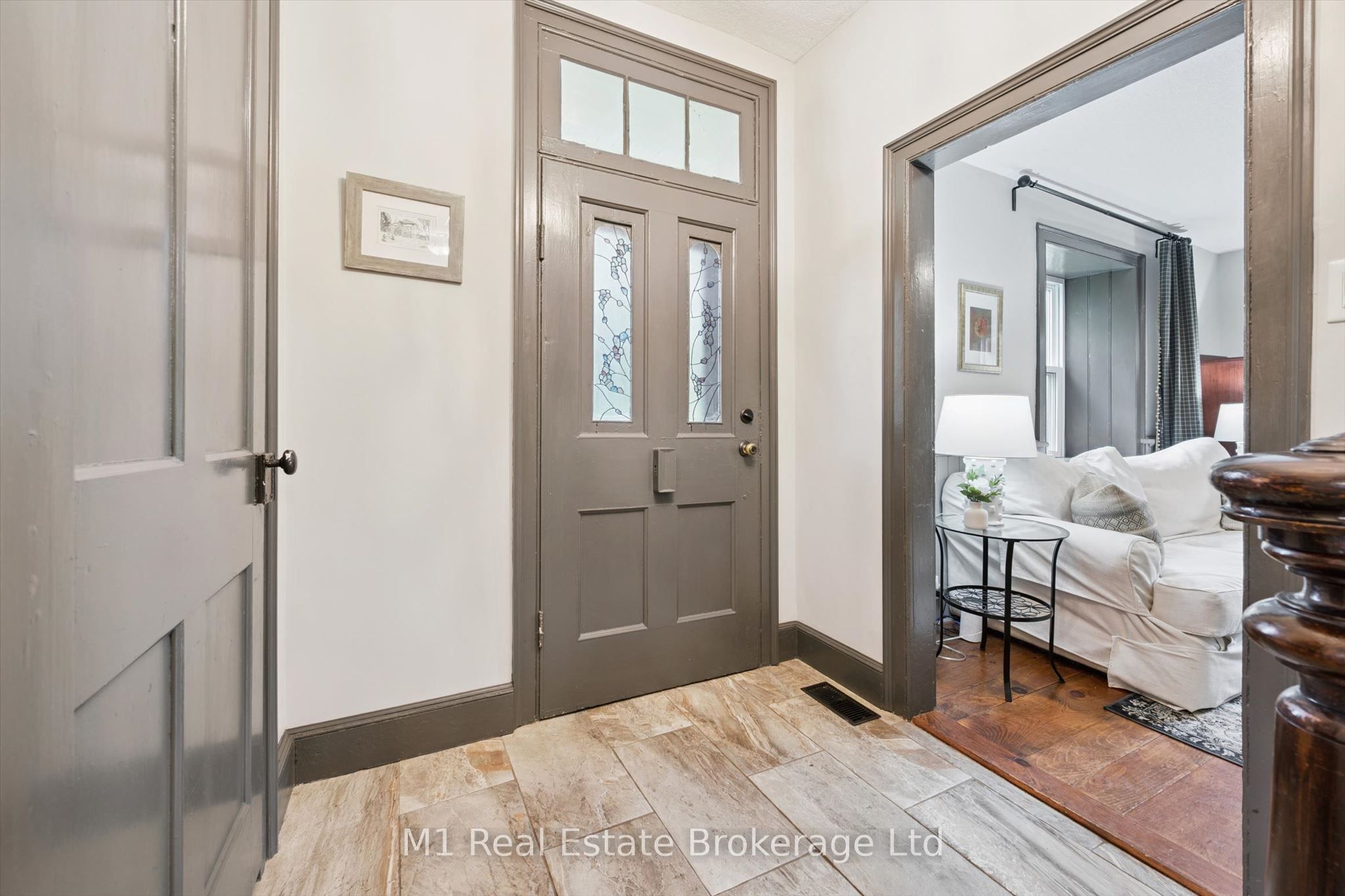 69 Katherine Street S