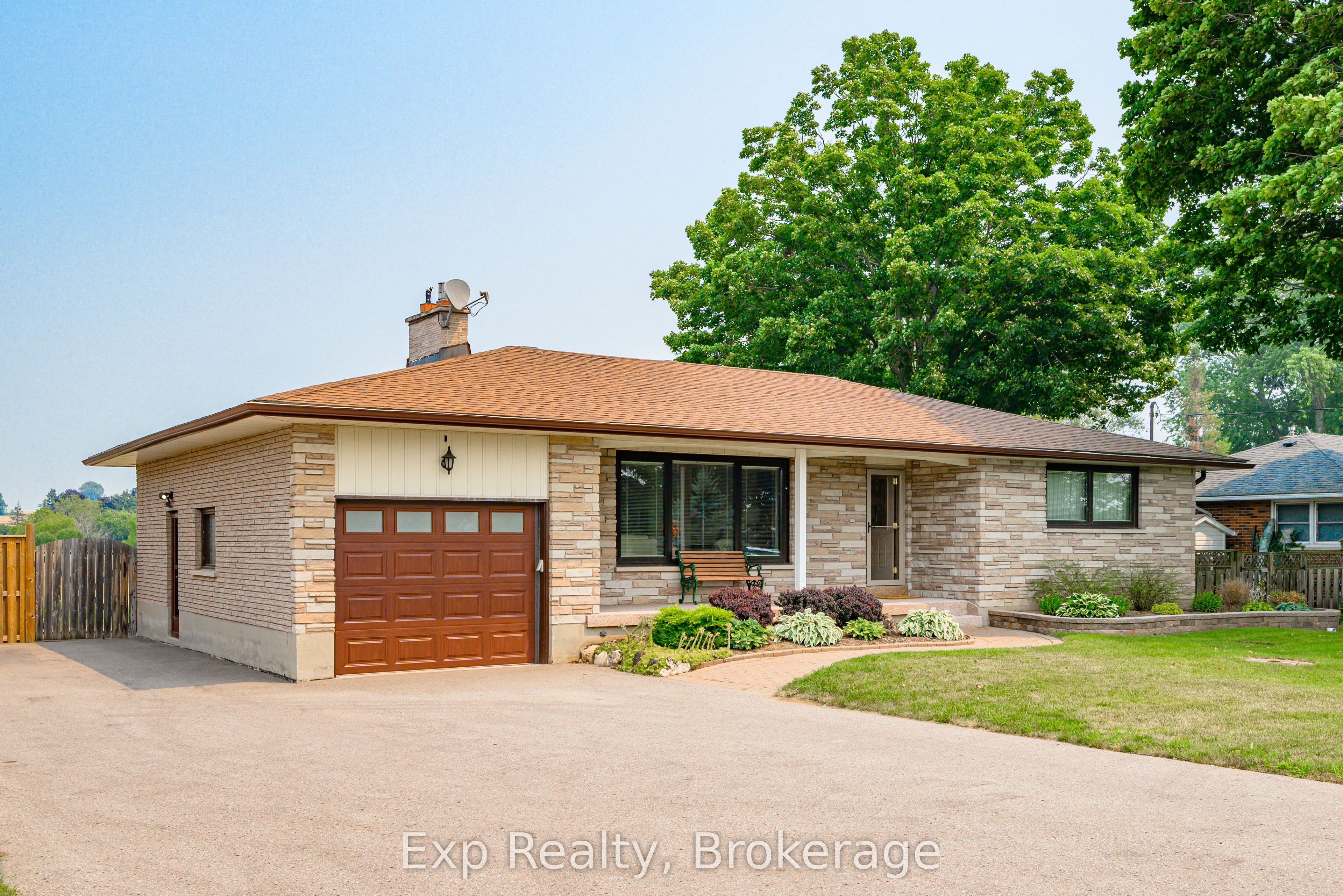 1325 Townline Road N