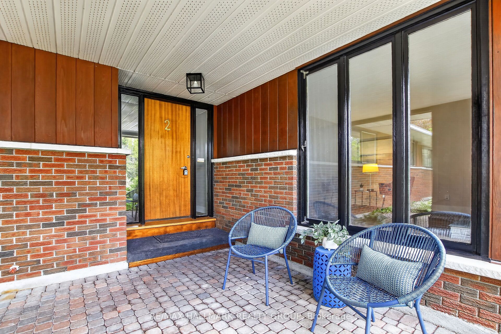 2 Birdstone Avenue