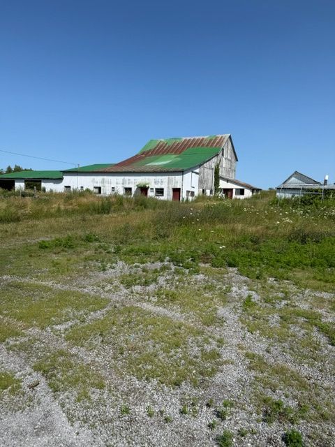 381 SQUIRE Road