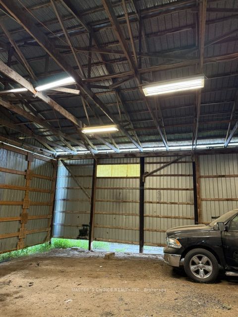 381 SQUIRE Road