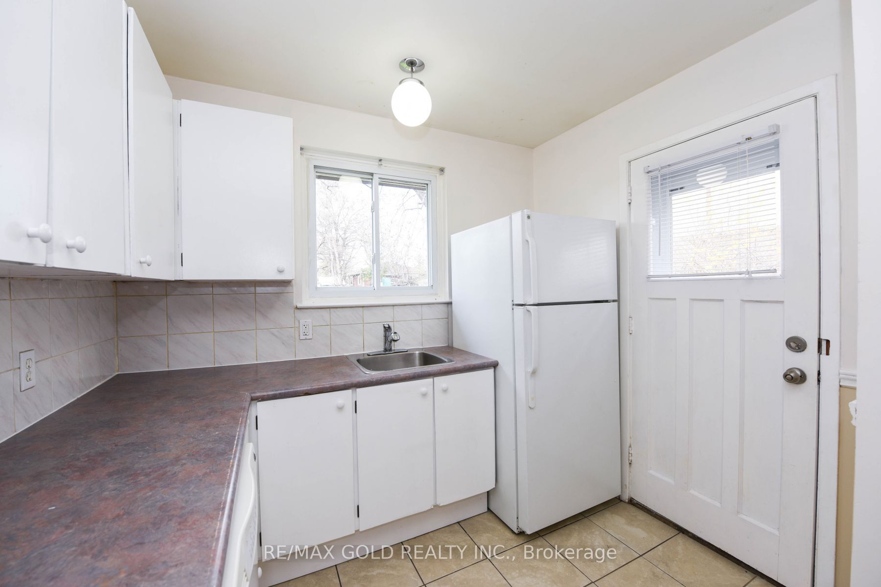 3657 Woodruff Crescent