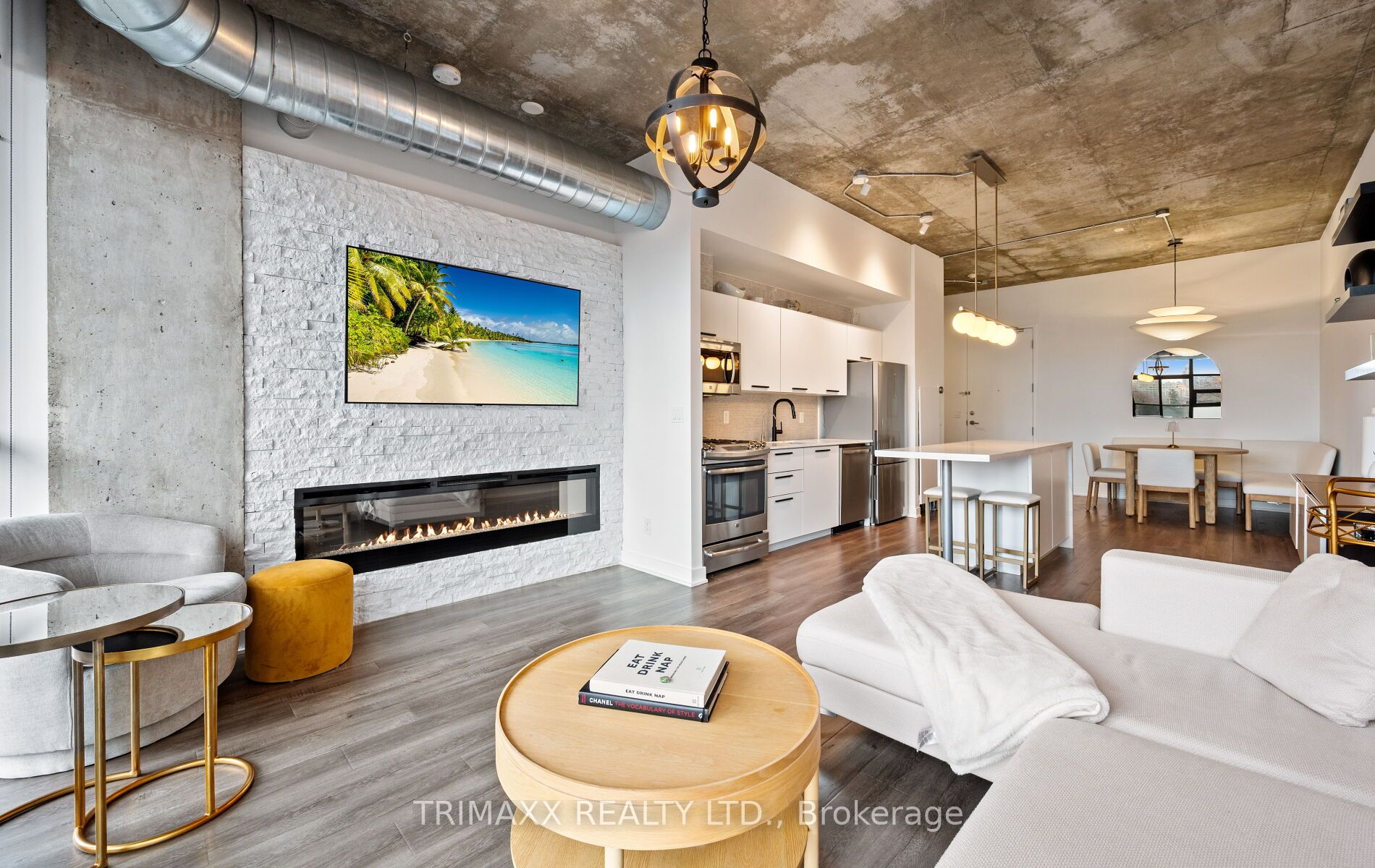 60 Bathurst Street 403