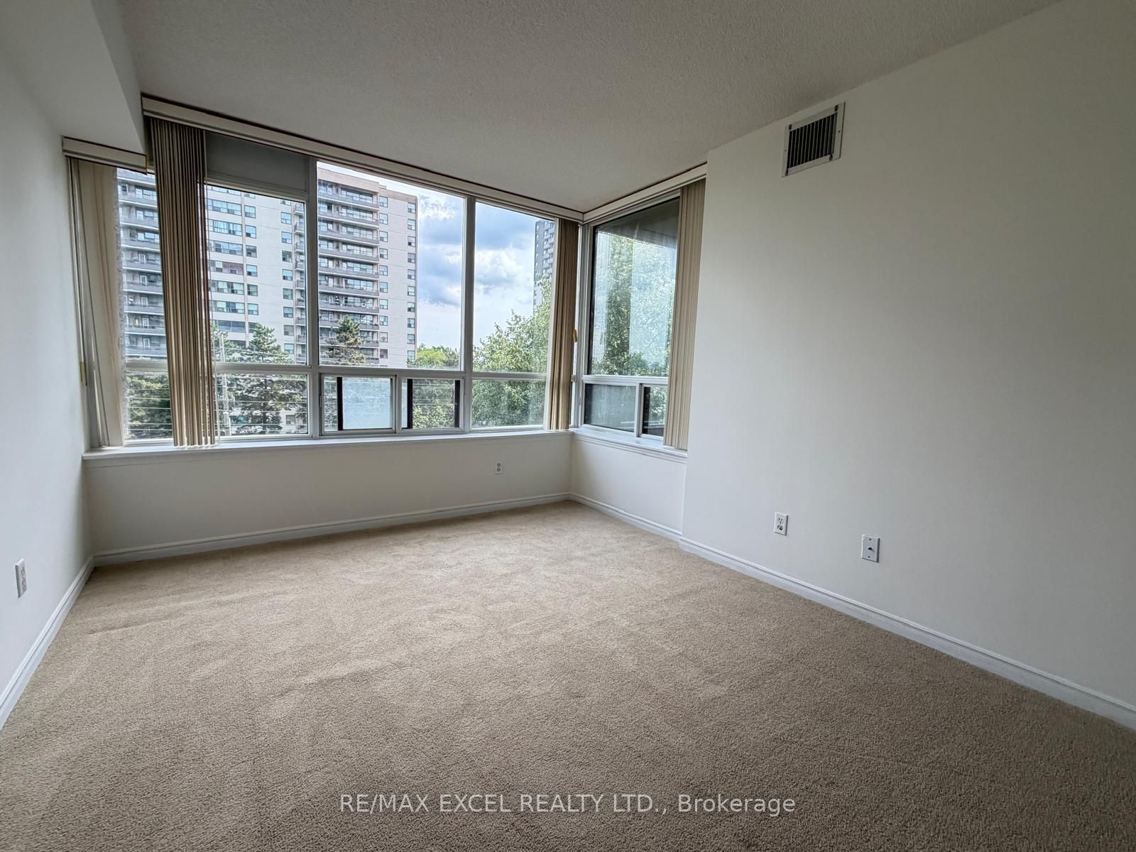 91 Townsgate Drive 507