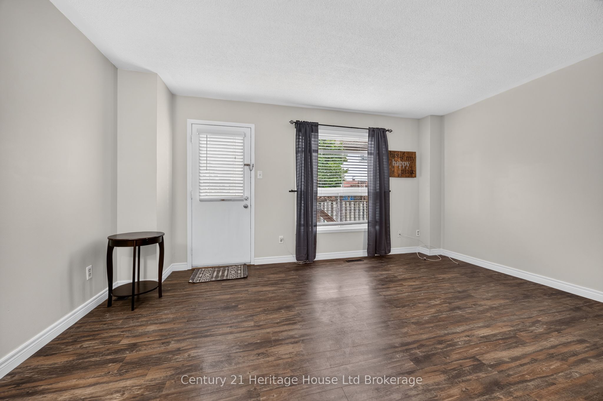 1115 Nellis Street 33