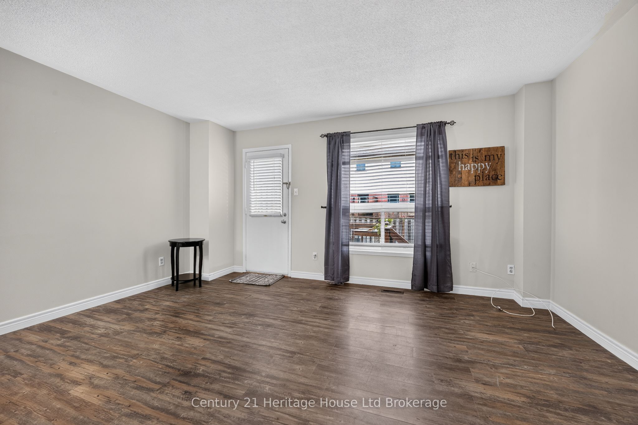1115 Nellis Street 33